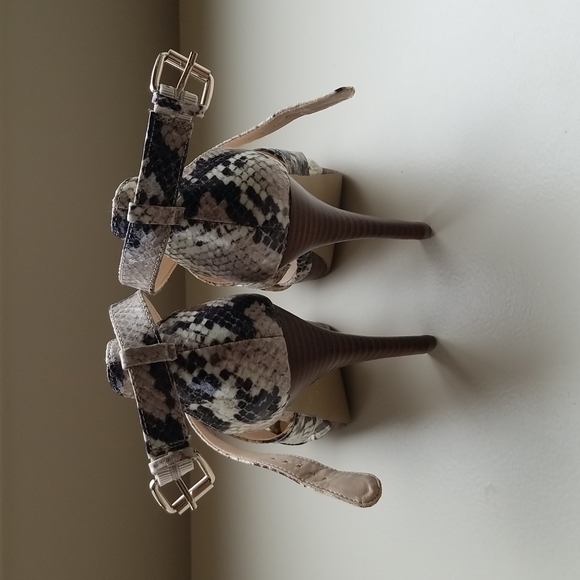 Nine West Make Waves Strappy Snakeskin Sandals - Picture 3 of 4